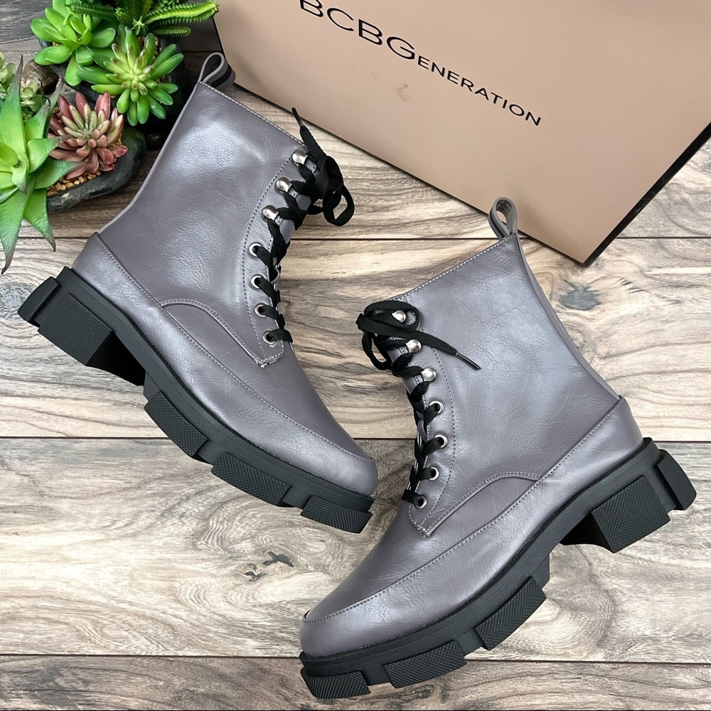 NIB BCBGeneration Ander Lace Up Combat Boots Granite Gray 9M 40